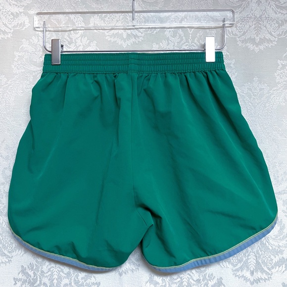 Under Armour Women’s Green & Blue Athletic Gym Shorts Size M GUC Elastic Waist - Picture 3 of 4